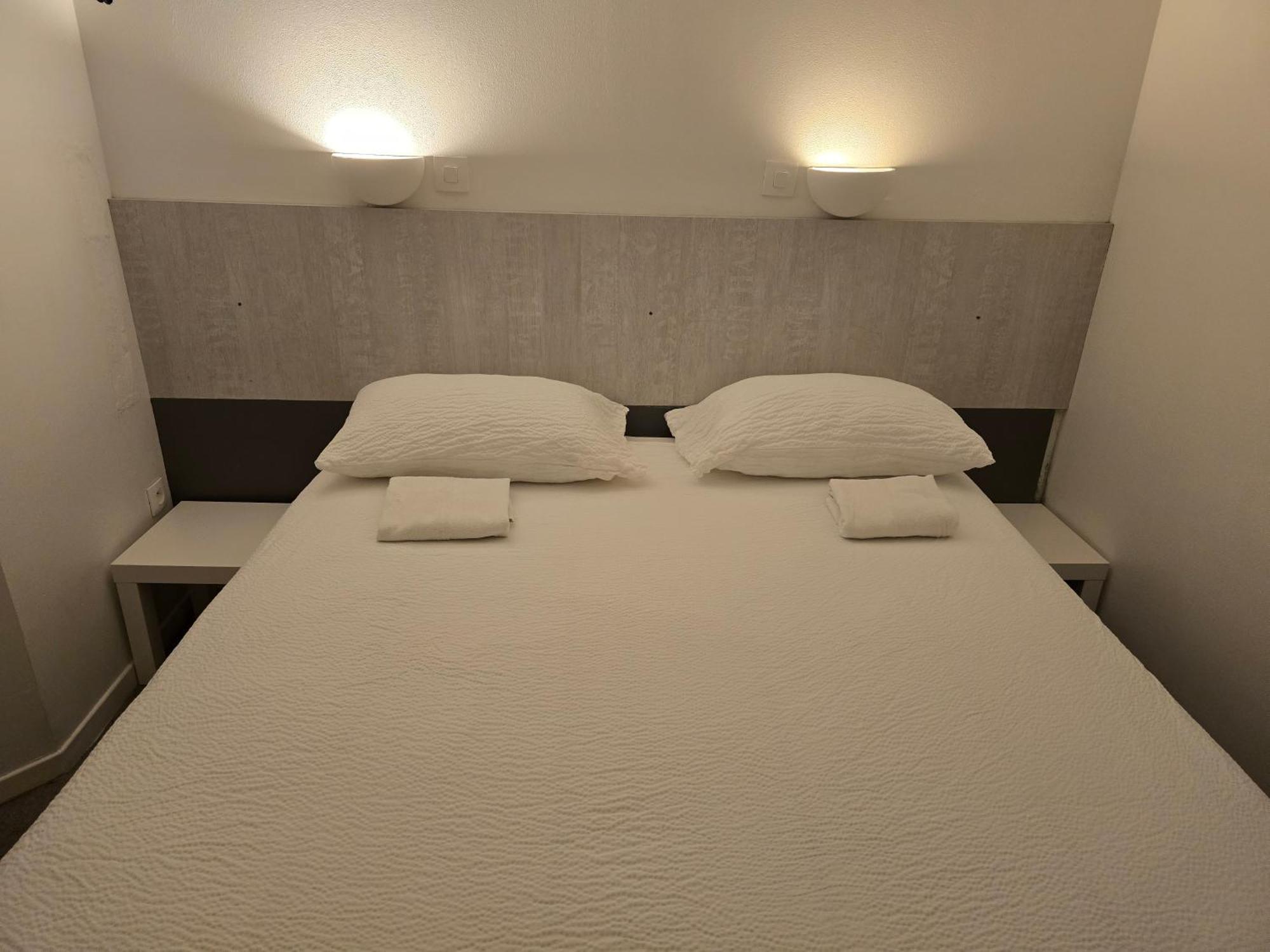 Brit Hotel Essentiel Poitiers Gare Du Futuroscope Hotel Jaunay-Clan